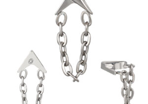Labret chain arrow